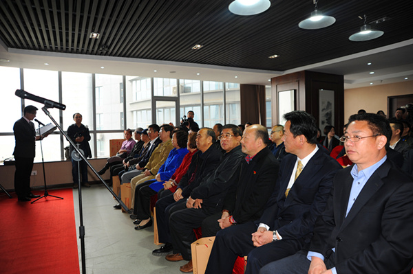 上海張大千大風(fēng)堂藝術(shù)中心洛陽分中心揭牌儀式在開元礦業(yè)集團(tuán)舉行