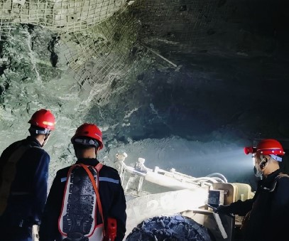 西溝鐵礦｜織密安全防護(hù)網(wǎng)，護(hù)航全年“零傷亡”